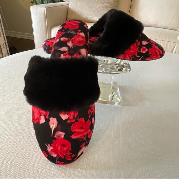 Victoria’s Secret Signature Floral Satin Slippers - Picture 3 of 10